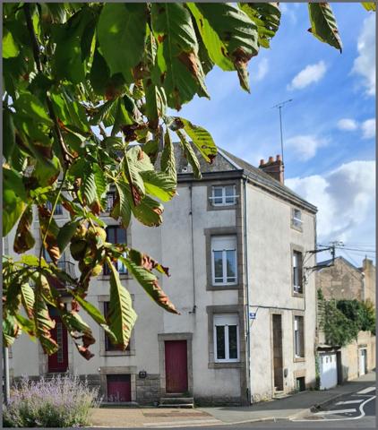 Maison à BRESSUIRE, 79300 - 5 pièces 70m²