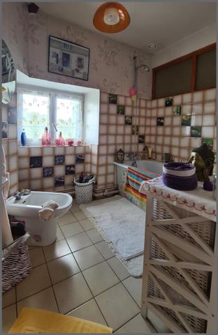 Maison à BRESSUIRE, 79300 - 5 pièces 70m²