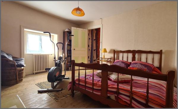 Maison à BRESSUIRE, 79300 - 5 pièces 70m²