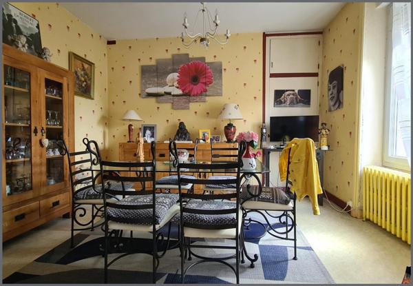 Maison à BRESSUIRE, 79300 - 5 pièces 70m²