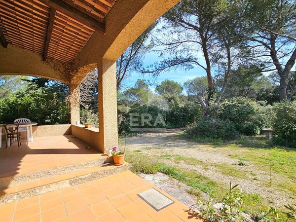 A VENDRE - LANÇON PROVENCE - MAISON DE 183M² - 5 CHAMBRES - GARAGE DE 70M² - 10 000m² DE TERRAIN