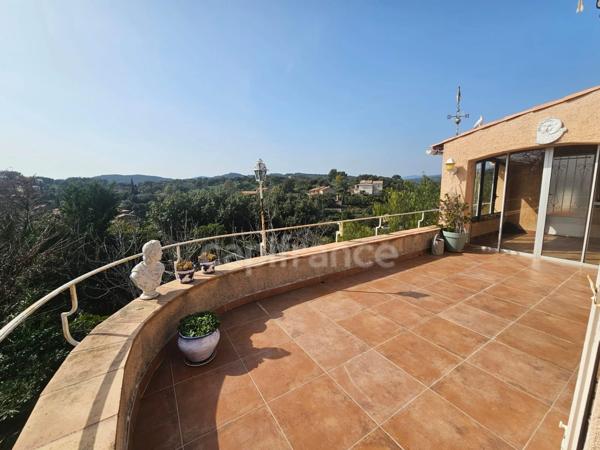 Maison à vendre 5 pièces AGAY (83), jardin, garage, deux studios !!