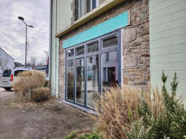 Location / Local Commercial à Ploudaniel (29260)