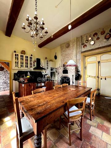 Ensemble de charme & de caractère : château, conciergerie & tour de guêt du XVIIIème près de Saint-Clar (32)