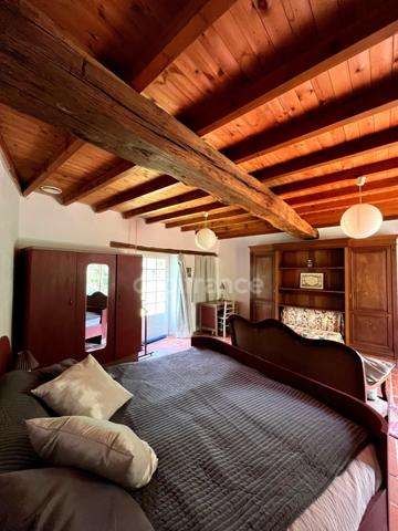 Ensemble de charme & de caractère : château, conciergerie & tour de guêt du XVIIIème près de Saint-Clar (32)