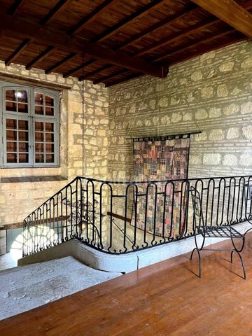 Ensemble de charme & de caractère : château, conciergerie & tour de guêt du XVIIIème près de Saint-Clar (32)