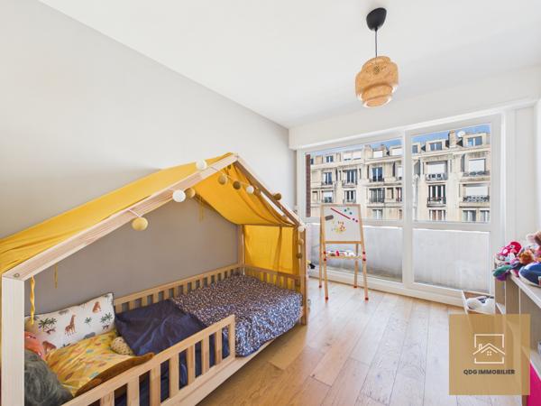 Lille (59800) Appartement 3 pièces de 80,57 m² – Lumineux avec double balcon et vue dégagée