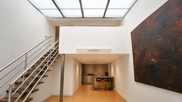 Entre loft et galerie : une adresse atypique et confidentielle à Paris - Paris
