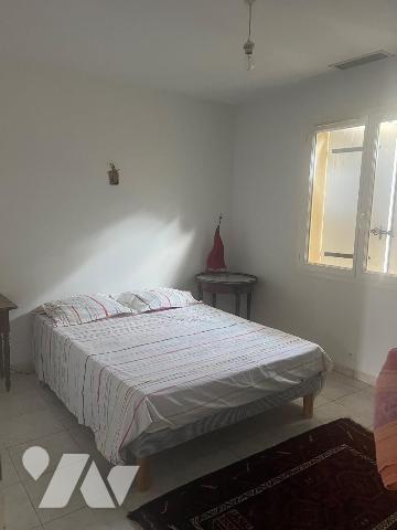 Maison à vendre à Coutras (33230) en Gironde, dans un secteur calme, maison de plain pied const...