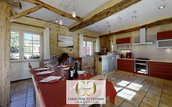 Bergerac (24100) Domaine touristique en Dordogne: 11 gîtes - 5 piscines - tennis - 3,5 hectares