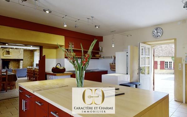 Bergerac (24100) Domaine touristique en Dordogne: 11 gîtes - 5 piscines - tennis - 3,5 hectares