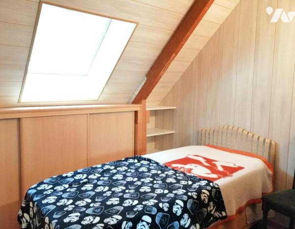 Maison mitoyenne avec dépendance centre PONTORSON.