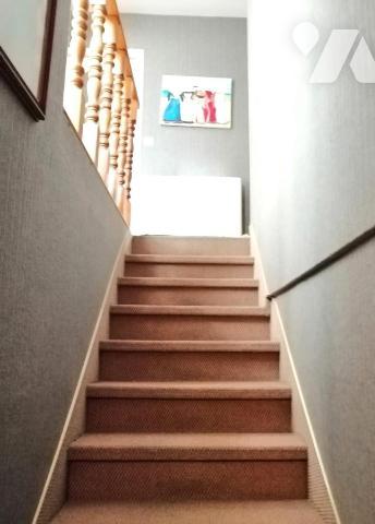 Maison mitoyenne avec dépendance centre PONTORSON.