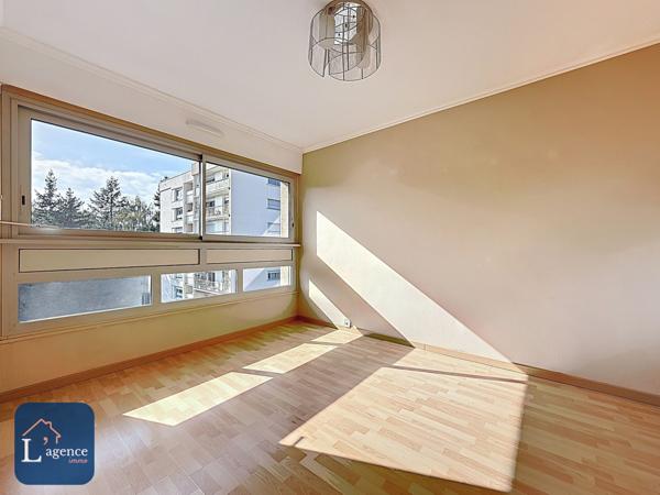 Appartement t4 –  cuisine indépendante – cave – parking – centre-ville – Ferney-Voltaire 01210