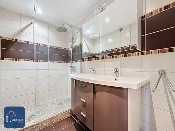 Appartement t4 –  cuisine indépendante – cave – parking – centre-ville – Ferney-Voltaire 01210