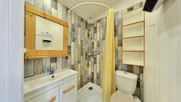 Petite maison dans le centre d'Arès