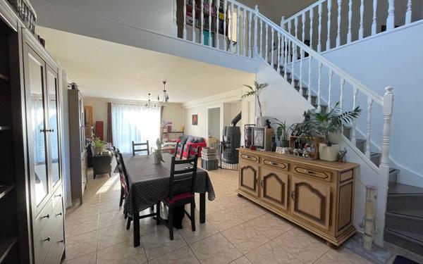 Maison à vendre    6 pièces • 166 m2 Épône