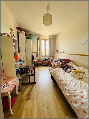 Maison en pierre de 105m² d'habitation et 90 m² supplémentaires à créer.
