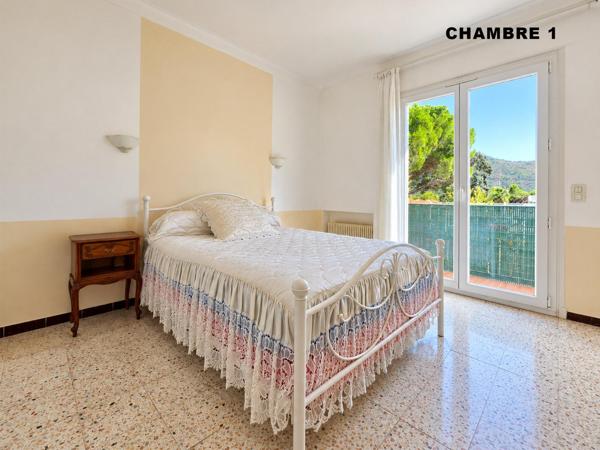 Villa 4 faces de 174m2 - 4 chambres avec garage et jardin