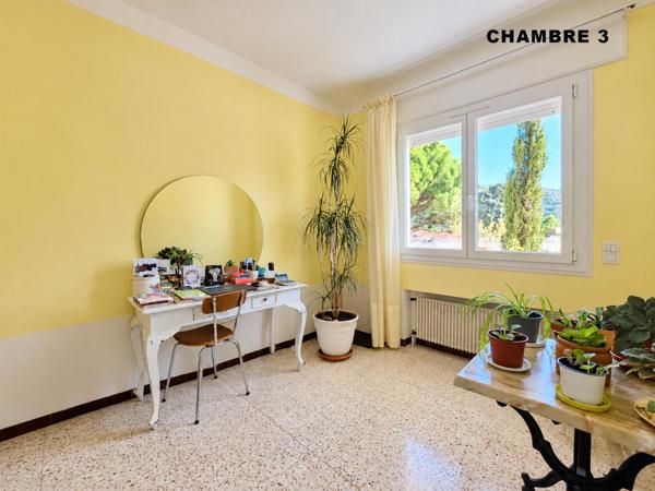 Villa 4 faces de 174m2 - 4 chambres avec garage et jardin