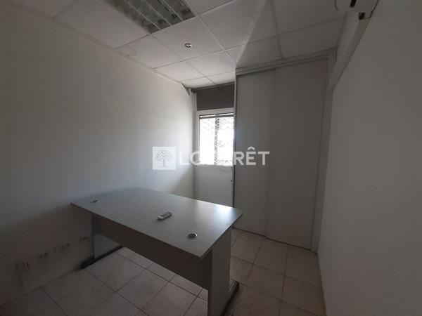 Achat bureau Baie-Mahault - 49 m² - 183 836 €