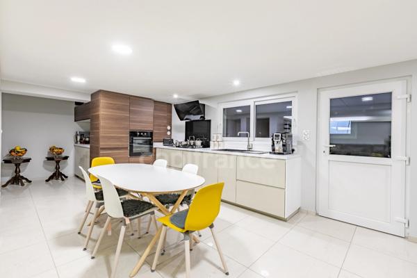 Maison à vendre 12 pièces SOISSONS (02)