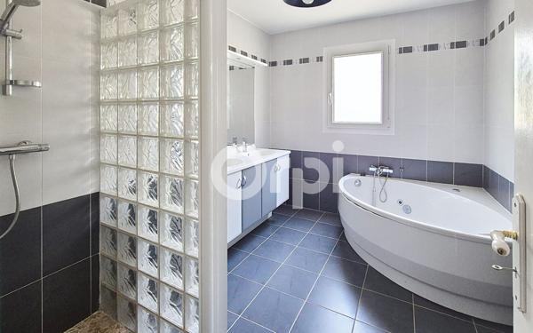 Maison à vendre    5 pièces •  Notre-Dame-de-Sanilhac