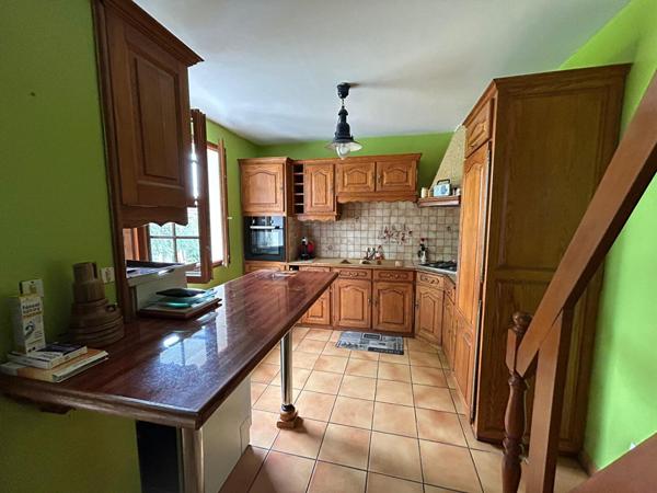 Maison 160m2, dépendances, 1,58ha