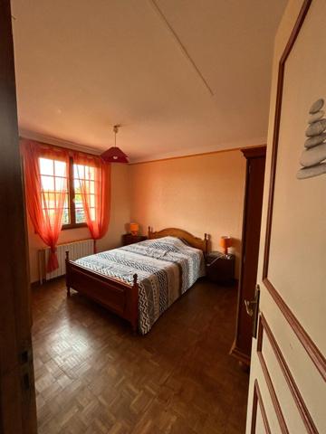 Maison 160m2, dépendances, 1,58ha