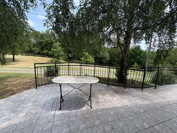 Maison 160m2, dépendances, 1,58ha