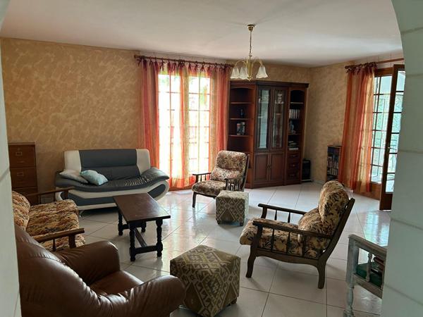 Maison 160m2, dépendances, 1,58ha