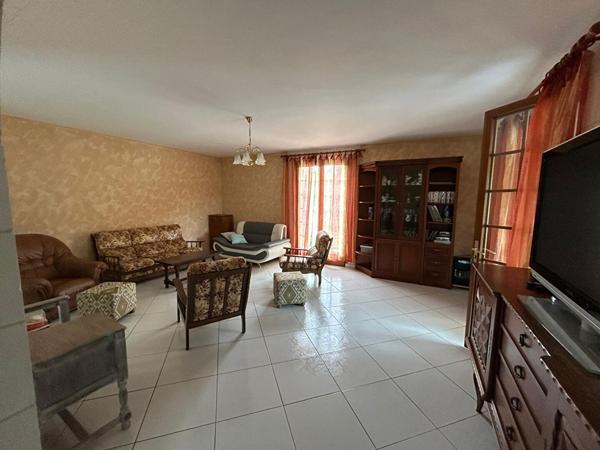 Maison 160m2, dépendances, 1,58ha