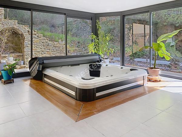 BELLE PROPRIETE FAMILIALE ... Evenos Le Broussan