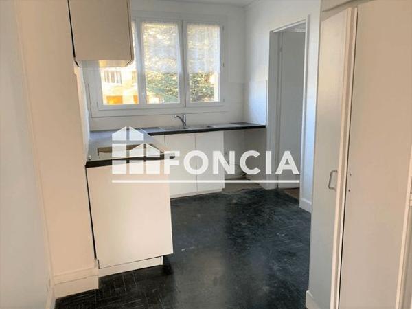 Location Appartement 4 pièces 91.5 m² - 26 RUE DE TOURVILLE Saint Germain En Laye 78100