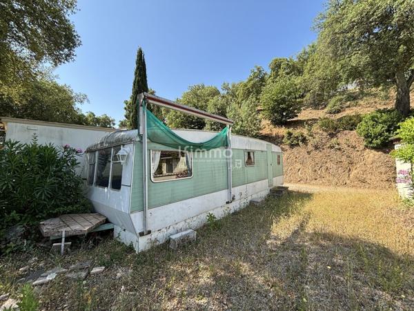 Mobilhome à rénover sur terrain de 210 m2 environ