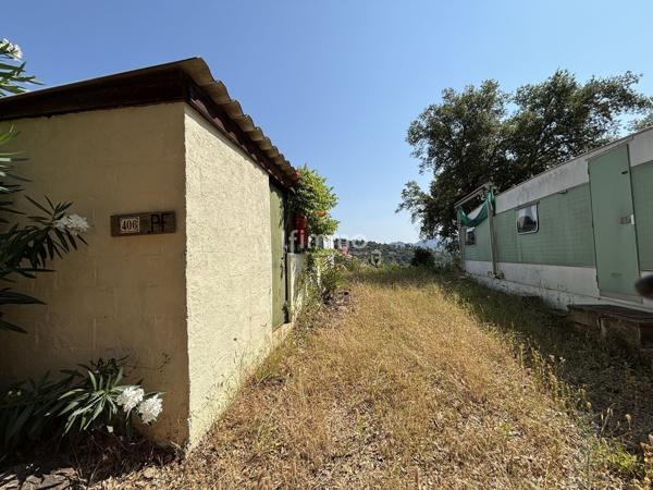 Mobilhome à rénover sur terrain de 210 m2 environ