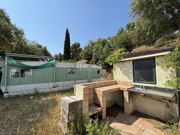 Mobilhome à rénover sur terrain de 210 m2 environ