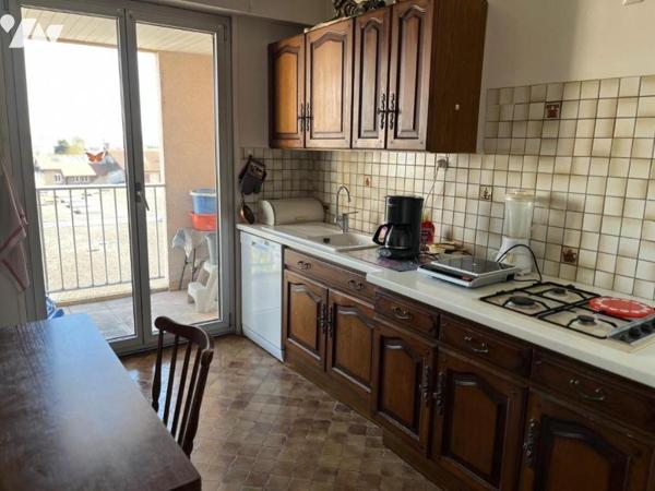 MEXIMIEUX - Appartement T4 en centre-ville