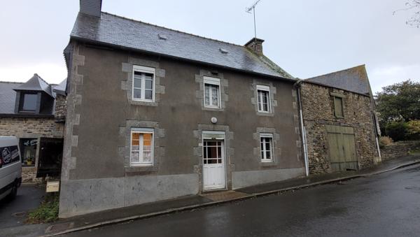 À Vendre – Maison en Pierre dans le Bourg de Lanfains, Proche de Quintin (22)