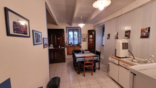 À Vendre – Maison en Pierre dans le Bourg de Lanfains, Proche de Quintin (22)