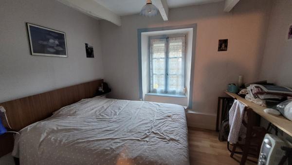 À Vendre – Maison en Pierre dans le Bourg de Lanfains, Proche de Quintin (22)