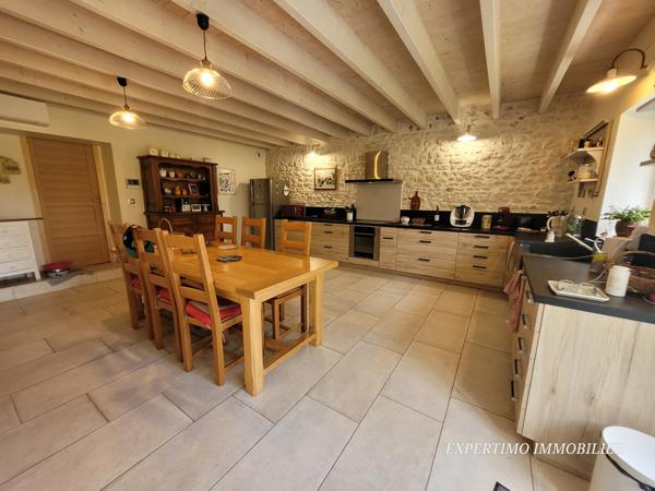 Mirambeau (17150) MAISON CHARENTAISE DE 255 m² AVEC PISCINE