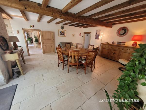 Mirambeau (17150) MAISON CHARENTAISE DE 255 m² AVEC PISCINE