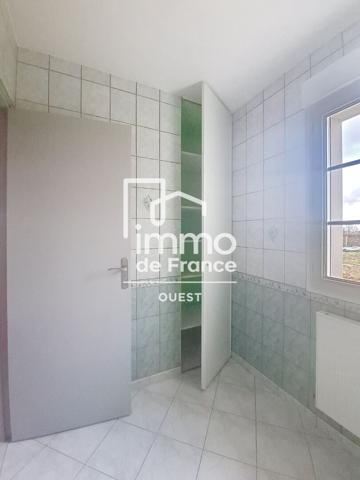 Maison Evron 3 pièce(s) 80 m2