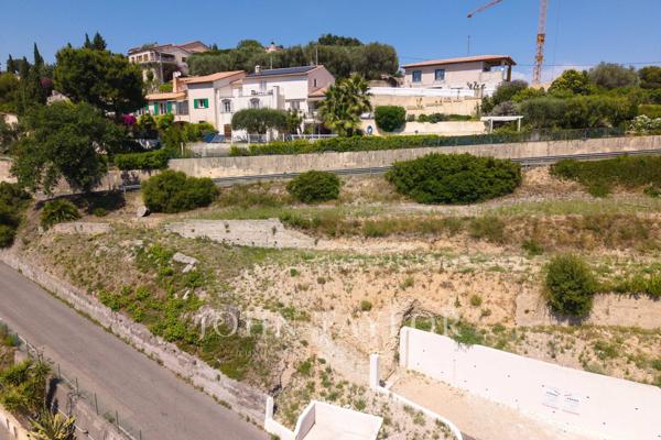 Rarissime – Emplacement privilégié, à pied des commodités, avec vue dégagée