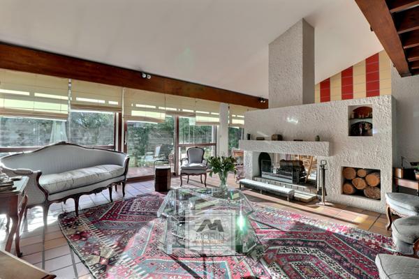 MERIGNAC proche du centre et du tram, à vendre maison avec 5 chambres, garage, piscine et jardin arboré