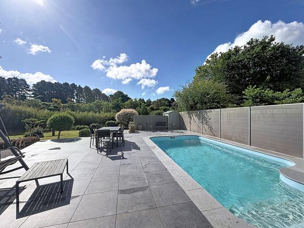 Lorient,  Belle maison familiale avec piscine et grand jardin plein sud