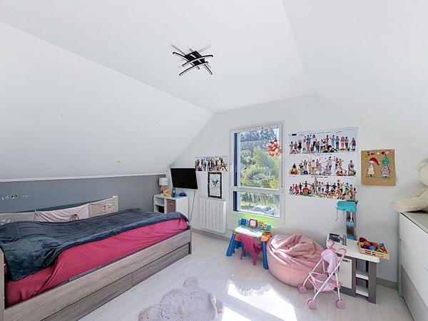 Lorient,  Belle maison familiale avec piscine et grand jardin plein sud