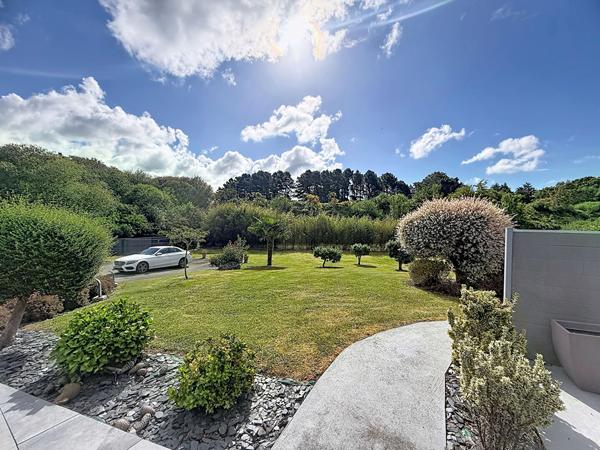 Lorient,  Belle maison familiale avec piscine et grand jardin plein sud