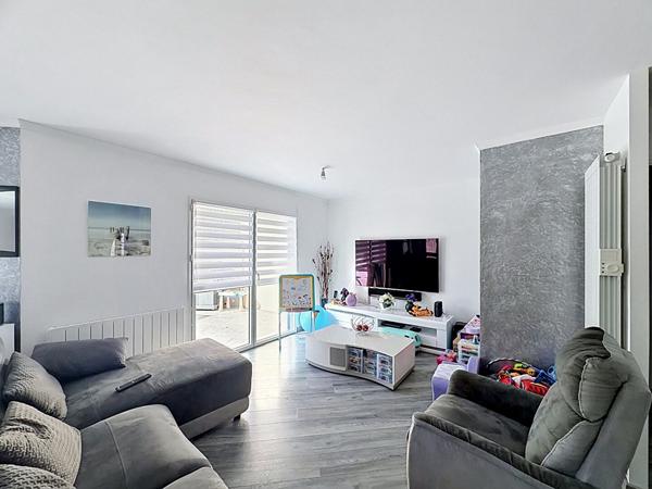 Lorient,  Belle maison familiale avec piscine et grand jardin plein sud